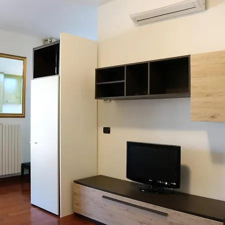 Happy Flat With Terrace * Milánó